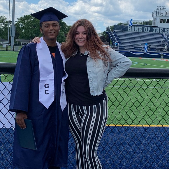 Meet your Posher, Stephanie - Picture 4 of 4